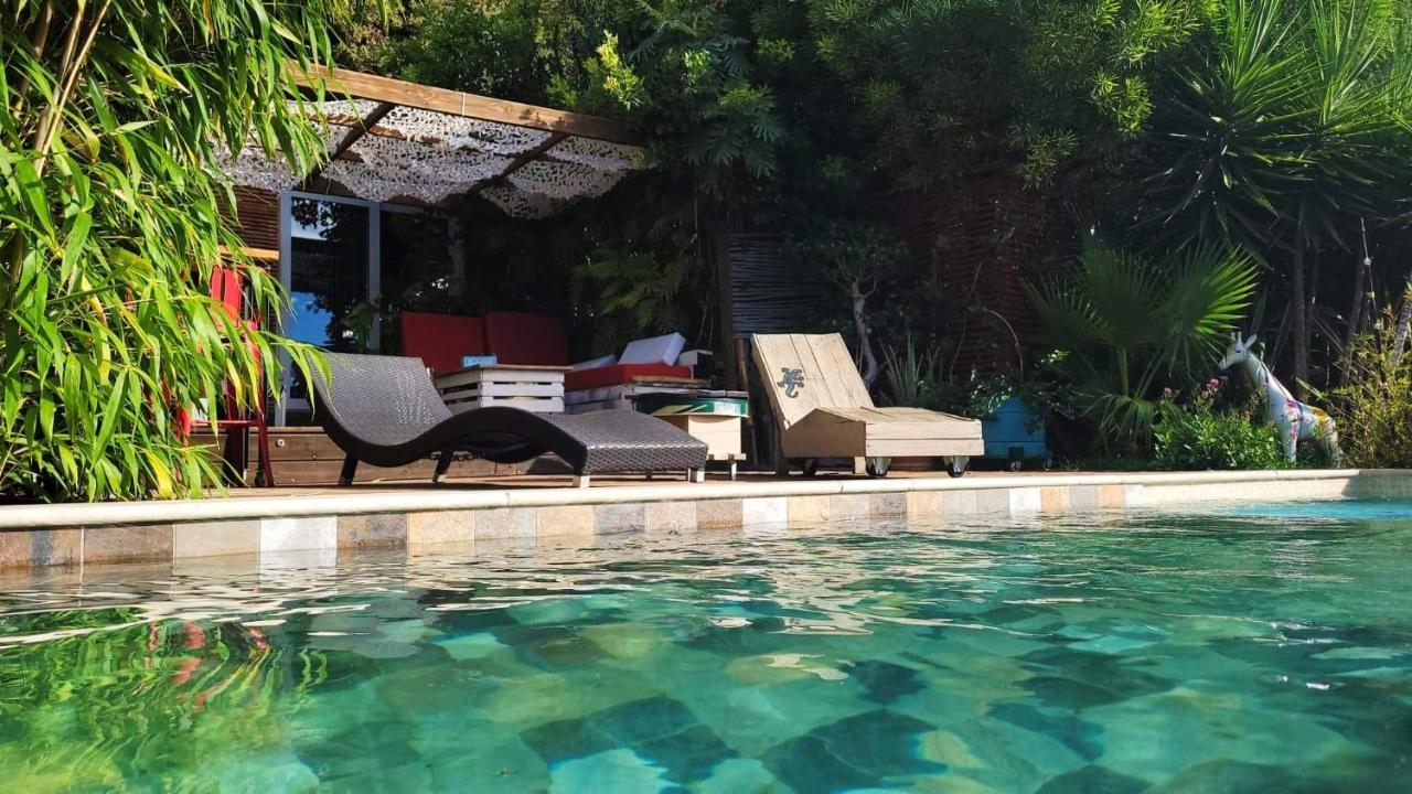 Logement De Charme Avec Piscine Et Jacuzzi Carnoules  Esterno foto