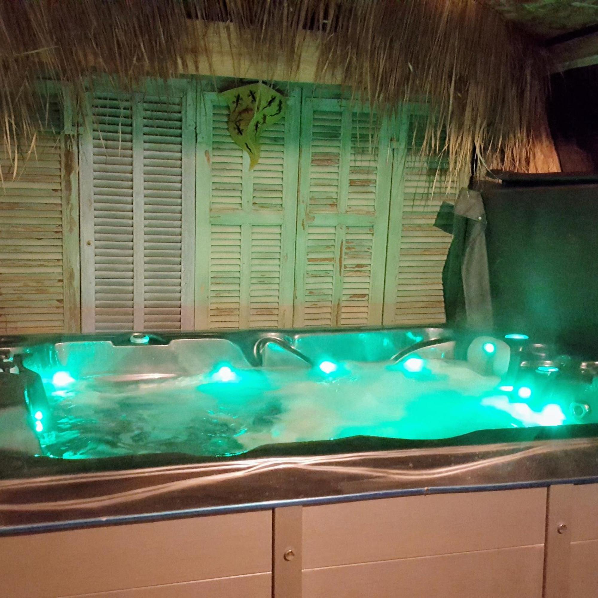 Logement De Charme Avec Piscine Et Jacuzzi Carnoules  Esterno foto